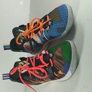 Nike Air Jordan Why Not Zer0.4 Size 6.5Y Multicolor Unisex Sneakers.